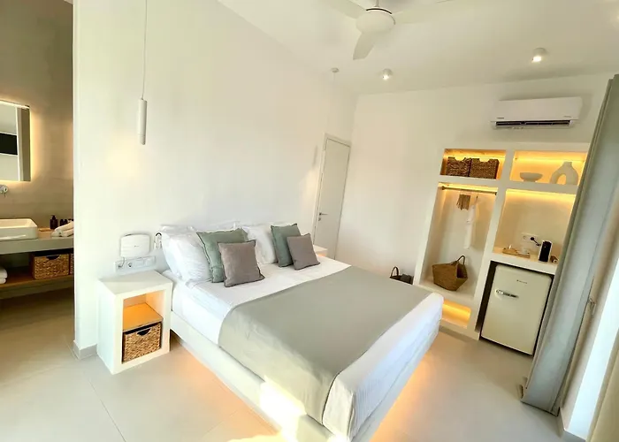 Enilio Mera Villa Faros