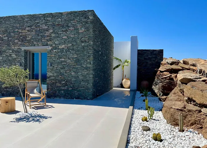 Enilio Mera Villa Faros