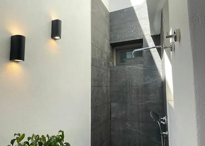 Enilio Mera * 파로스